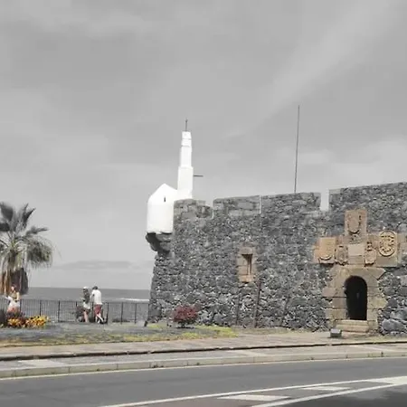 Atico Con Terraza Anexa, Garachico. 아파트 가라치코